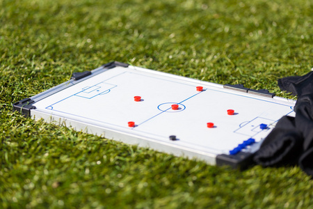 爱游戏登录入口-运动员战术板：模拟比赛策略分析