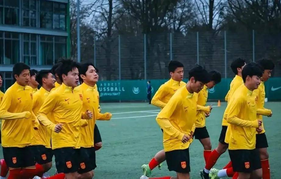 爱游戏中国官方登录入口网站-包含德甲全面推动青训体系，提升欧洲足球整体水平的词条