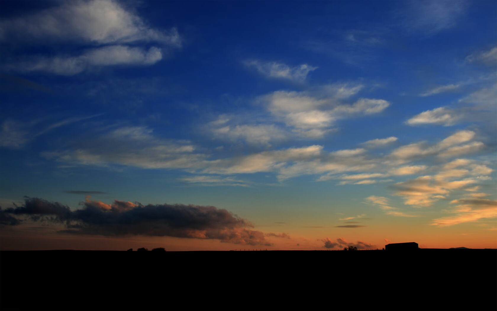 爱游戏体育-盛夏湖畔，赛事热度持续飙升，治疗滑精中药