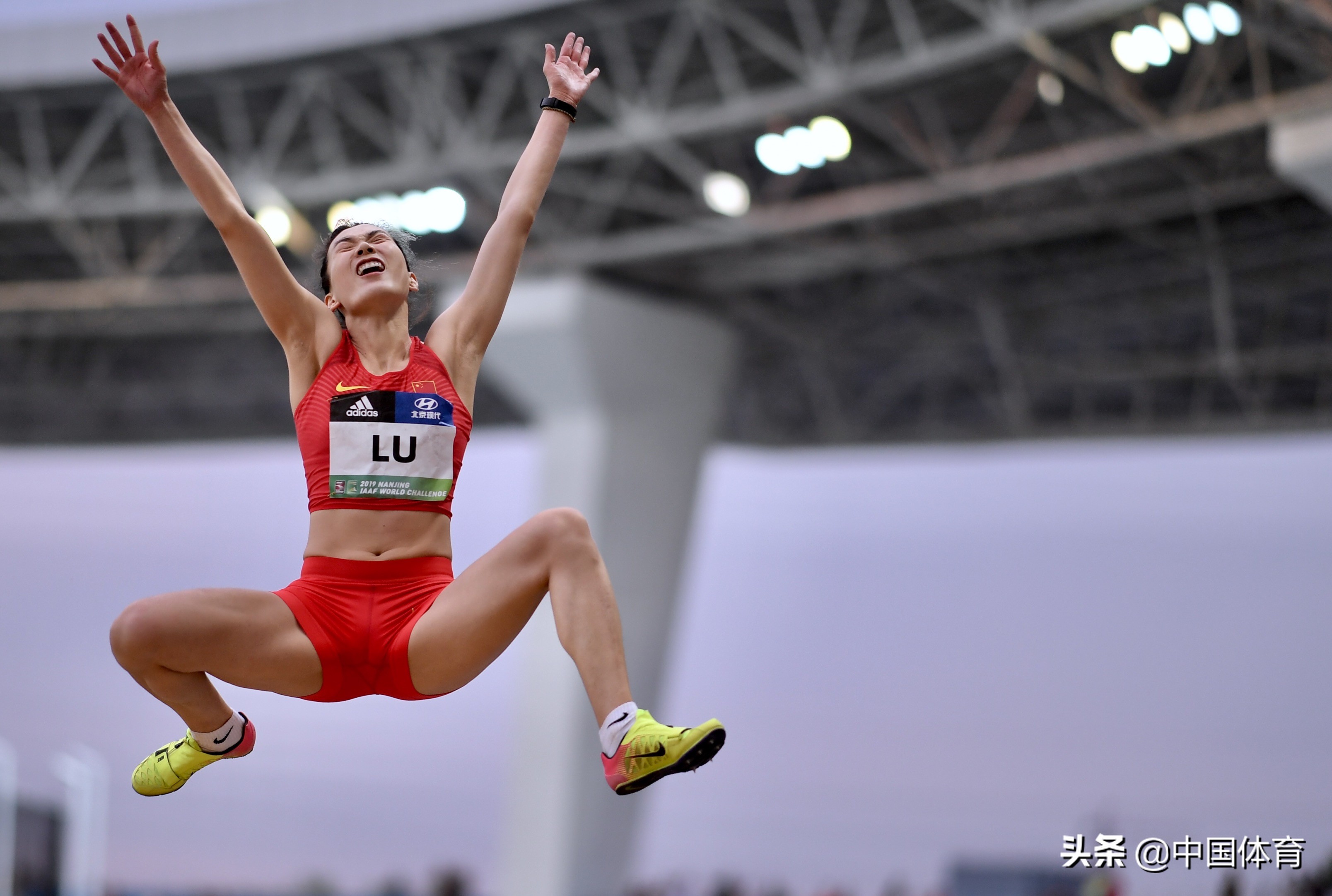 包含爱游戏体育:国际田联世锦赛精彩回顾，田径明星如何闪耀？的词条