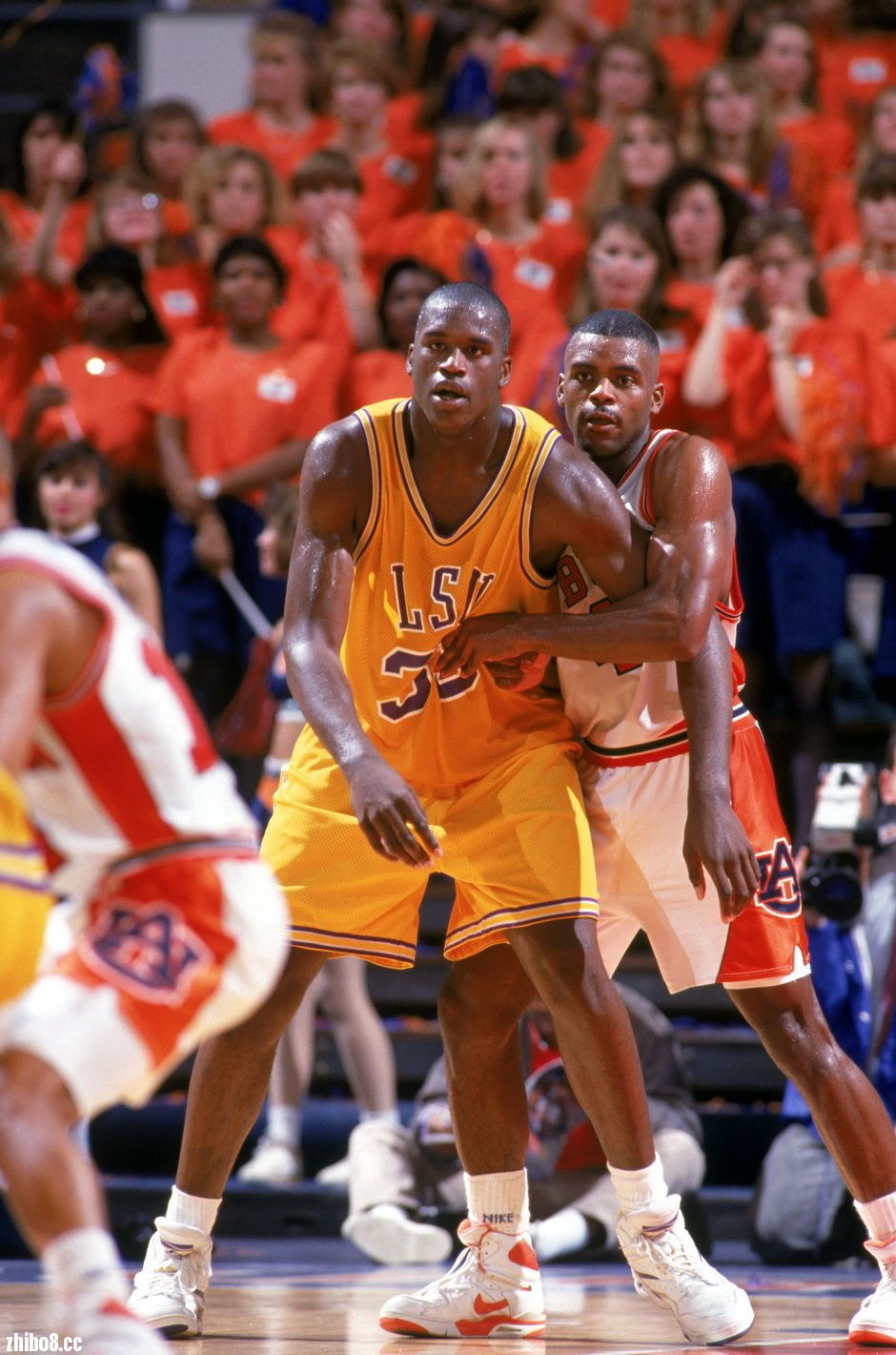 关于爱游戏体育：篮球球星的个人品牌价值：如何实现商业价值与社会责任的双赢？的信息