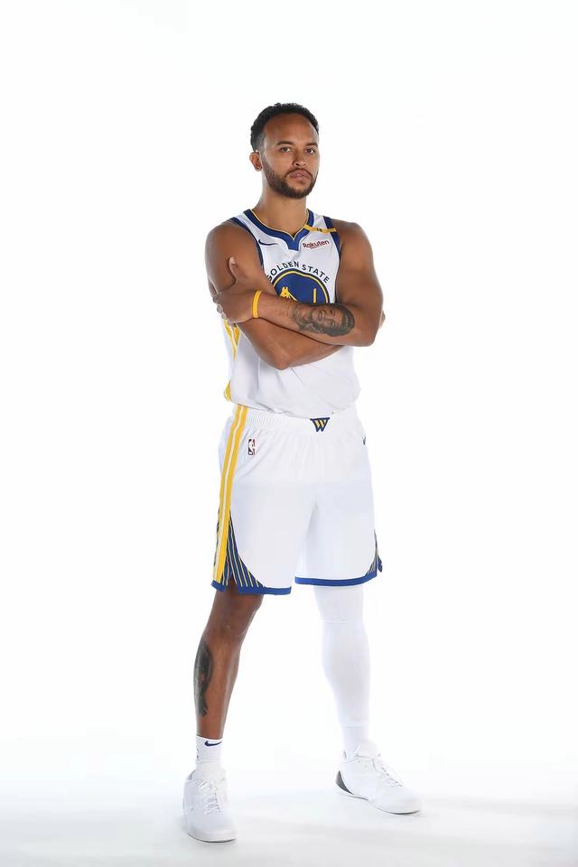 爱游戏体育：勇士队战术调整：科尔计划增加挡拆顺下战术的简单介绍